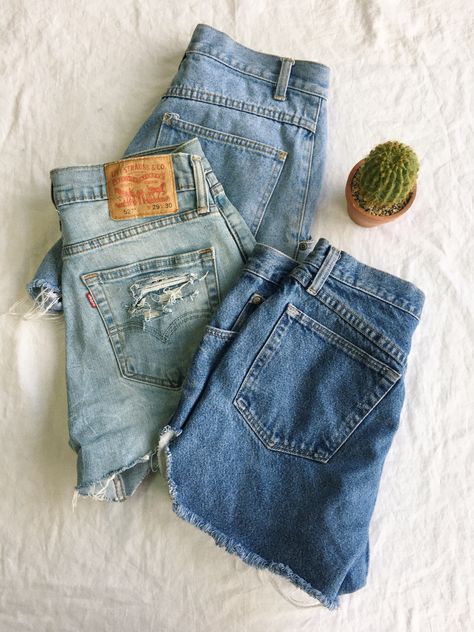 Levi distressed shorts • high waist shorts • flatlay • flat lay • summer trends • vibes Flat Lay Ideas Clothing, Boutique Flat Lays, Boutique Flat Lay Ideas, Ukay Ukay Photoshoot Ideas, Clothing Layout Flat Lay, Flat Lays Clothing, Online Selling Clothes Photography, Clothing Flat Lay Ideas, Shorts Flatlay