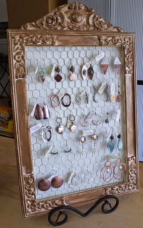 Jewelry Vendor Display, Booths Ideas, Market Stall Display Ideas, Boutique Jewelry Display, Jewelry Display Booth, Creative Jewelry Displays, Craft Displays, Primitive Wall Decor, Vendor Booth Display