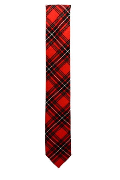 Corbata Tartan Cameron Roja con tejido de cuadros rico en lana www.lacolonial.eu  Red Tie plaid pattern Red Tie, Red Plaid, Plaid Pattern, Tartan, Plaid, Red, Pattern