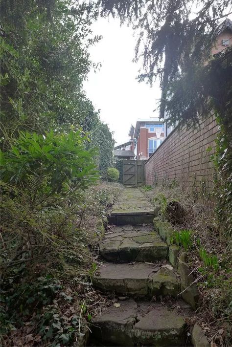 Stoney Road, Cheylesmore, Coventry, CV1 4 bed maisonette for sale - £250,000 Character Homes, Second Floor Landing, Chimney Breast, Timber Door, Wash Hand Basin, Ceramic Floor Tiles, Character Home, Double Glazed Window, Stained Glass Panels