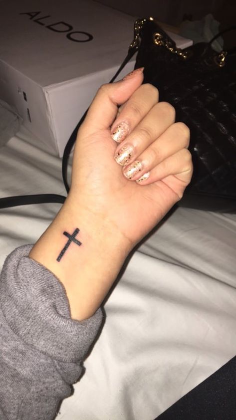 Romantic Tattoos, Infected Tattoo, Cross Tattoo On Wrist, Small Cross Tattoos, Henna Inspiration, Cross Tattoos For Women, Modern Henna, Cross Tattoos, Wild Tattoo