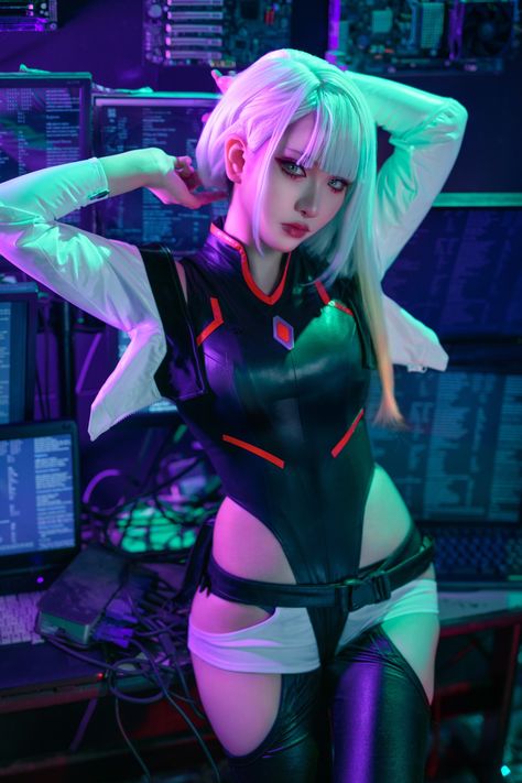 Lucy From Cyberpunk, Lucy Edgerunners Cosplay, Cyberpunk 2077 Cosplay, Cyberpunk Cosplay Female, Nurse Makima, Lucy Cyberpunk Cosplay, Halloween Cyberpunk, Cyberpunk Edgerunners Cosplay, Fallout 4 Funny