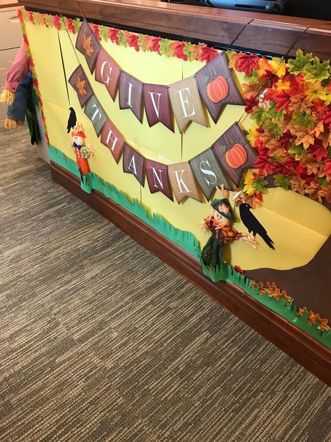 Fall cubicle decorating Front Desk Holiday Decor, Fall Decor For Office Cubicle, Fall Decor For Work Office, Thanksgiving Cubicle Decor, Thanksgiving Office Decorations Ideas, Fall Decorations For Office, Fall Cubicle Decor Office Work, Thanksgiving Office Decor, Fall Desk Decor Office