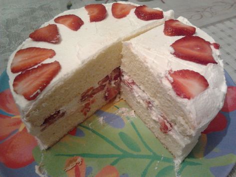 Chinese Bakery Style Strawberry Sponge Cake | Chinese Sponge Cake Recipe, Fruit Sponge Cake, Chinese Bakery, Bakery Style Cake, Strawberry Sponge Cake, Chinese Cake, Strawberry Cake Easy, Cocktail Cake, Strawberry Cream Cakes