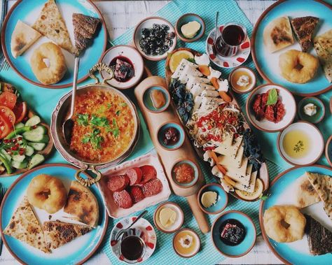 Top 20 Breakfast Places in Istanbul 2021 - Istanbul Clues Turkish Breakfast, Breakfast Platter, Breakfast Places, Breakfast Restaurants, Breakfast Plate, Sausage And Egg, Perfect Breakfast, Turkish Recipes, Best Breakfast