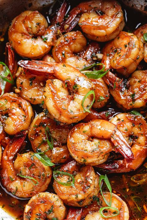 20-Minute Honey Garlic Shrimp Recipe - #shrimp #recipe #eatwell101 - This honey garlic shrimp recipe is a quick and easy weeknight dinner and a guaranteed hit! - #recipe by #eatwell101 Seafood Ideas, Cooked Shrimp Recipes, Best Shrimp Recipes, Recipe Shrimp, Cooked Shrimp, Resep Salad, Shrimp Recipes Healthy, Shrimp Dinner, Best Seafood Recipes