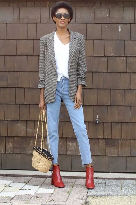 Outfits With Red Ankle Boots, How To Style Red Boots Outfit Ideas, Red Boots Outfit Ankle, Style Red Boots, Red Ankle Boots Outfit, Red Booties Outfit, Ankle Boots Outfit Fall, Red Boots Outfit, Denim Dress Outfit