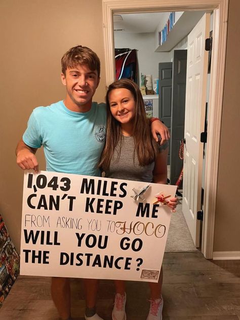 Prom Proposal From Girlfriend, Long Distance Promposal Ideas, Long Distance Hoco Proposal, Long Distance Promposal, Girl Ask Guy, Prom Posters, Prom Proposals, Cute Prom Proposals, Girls Ask