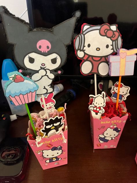 Hello kitty and kuromi Kuromi Centerpieces, Hello Kitty And Kuromi, Kuromi Cake, Kuromi Birthday, Sanrio Birthday, Hello Kitty Birthday Theme, Hello Kitty Party, Hello Kitty Birthday, Friends Party