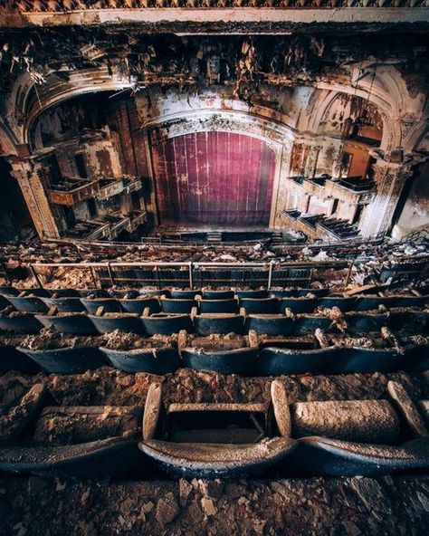 Old Theater, City Of Adelaide, Abandoned Hotels, Abandoned Warehouse, Abandoned City, Apocalypse Aesthetic, Abandoned Asylums, Abandoned Cities, Underwater City