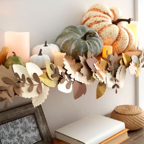 Thanksgiving Paper Crafts Decorations, Cricut Leaf Garland, Thanksgiving Garland Cricut, Cricut Garland Fall, Diy Fall Wall Decor, Fall Leaf Garland Decor Ideas, Fall Paper Leaf Garland, Fall Leaf Garland Fireplace, Fall Garland Diy