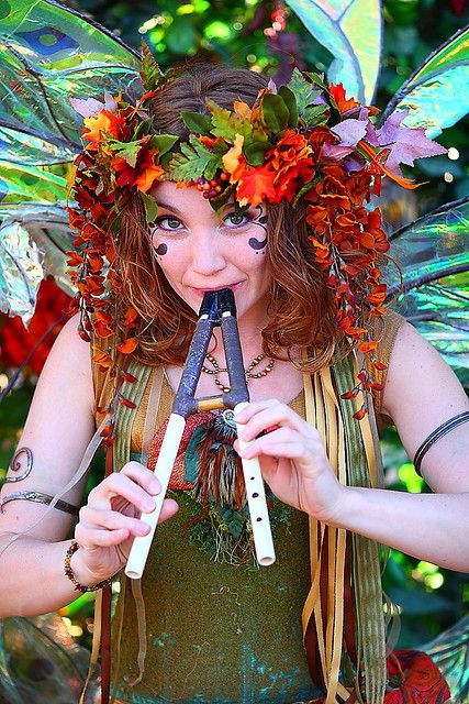 Twig the Fairy i havent seen this flute in any other pics before Twig The Fairy, Renfaire Fairy, Forest Pixie, Fairy Costumes, Fairy Ideas, Wreath Inspiration, Ren Fest, Forest Decor, Fairies Elves