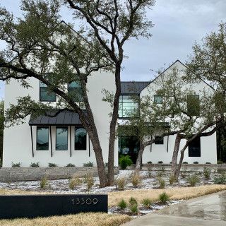 MERIDIAN - Farmhouse - Exterior - Austin - by JEN BRANNON ARCHITECTURE + DESIGN | Houzz Austin Architecture, Exterior Home Design, Stucco Exterior, Exterior Home, House Design Photos, Farmhouse Exterior, Architectural Inspiration, Home Ideas, Home Design