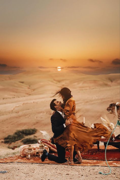 Desert wedding couple elopement proposal boho decor picnic pampa Desert Proposal Ideas, Egypt Proposal, Safari Proposal, Camel Photography, Desert Proposal, Proposal Ideas Engagement, Proposal Inspiration, Dream Proposal, Wedding Snap