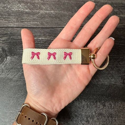 Bow Embroidered Keychain Brand New, In Perfect Condition! #Embroidery #Embroidered #Keychain #Handmade #Diy Embroidered Keychains Diy, Embroidery Keychain, Diy Lanyard, Gymnastics Gifts, No Brand, Diy Keychain, New Color, Brand New, Embroidery