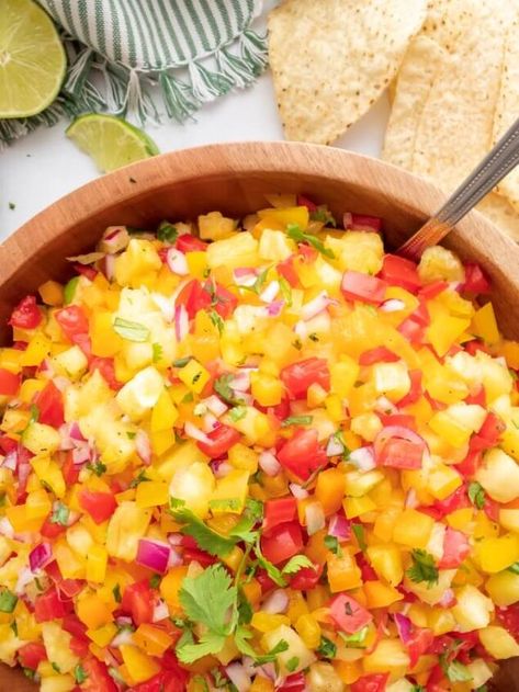 Pineapple Relish Recipe, Jalapeño Salsa, Pineapple Salsa Recipe, Best Dip Recipes, Easy Salsa Recipe, Pepper Relish, Roasted Vegetables Oven, Tummy Yummy, Easy Salsa