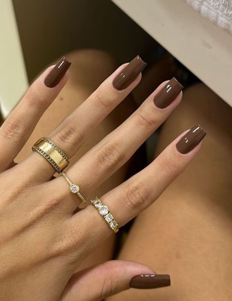 Nails Ideas Autumn 2024, Short Brown Square Nails, Autumn Nails Ideas 2024, Brown Gel X Nails, Brown Manicure Ideas, Elegant Nails Brown, Square Brown Nails, Elegant Brown Nails, Brown Square Nails