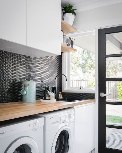 Here’s how to create a laundry with wow factor | Home Beautiful Magazine Australia Laundry Bathroom Combo Layout, Black Splashback, Apartment Laundry Room, Organization Laundry Room, Laundry Bathroom Combo, Laundry/mudroom Ideas, Dark Grout, Closet Room Organizer, Organization Laundry