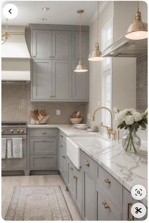 Light Grey Kitchen Cabinets, Light Grey Kitchens, Серая Кухня, Gray And White Kitchen, Gray Cabinets, Kitchen Remodel Design, Kitchen Organizer, Grey Kitchen Cabinets, Scandinavian Kitchen