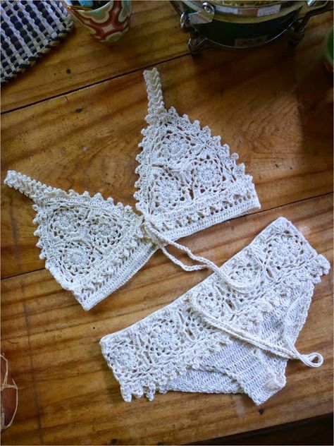 Crochet Bras, Lingerie Crochet, Crochet Bralette Pattern, Crochet Lingerie, Beau Crochet, Bralette Pattern, Crochet Bathing Suits, Bikinis Crochet, Crochet Bra