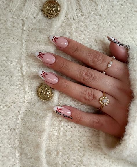 French and chrome bows 🤍🎁 Square Bow Nails, French Tip With Bow Nails, Chrome Bow Nails, Bow French Tip Nails, French Tip Bow Nails, French Tip Nails With Bow, French Tip With Bow, Bow Nails, Nails Inspo