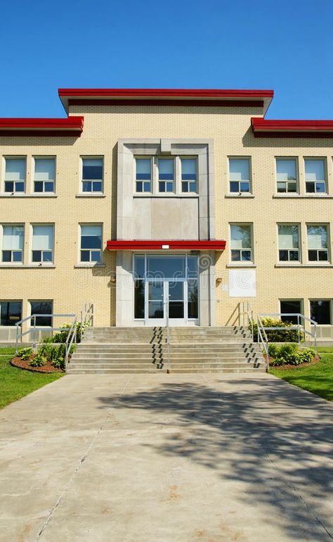 Cement Walkway, Vertical Brick, Small Hospital, Back To School Outfits For College, College Image, Sky C, School Building Design, Lecture Hall, Brick Walkway