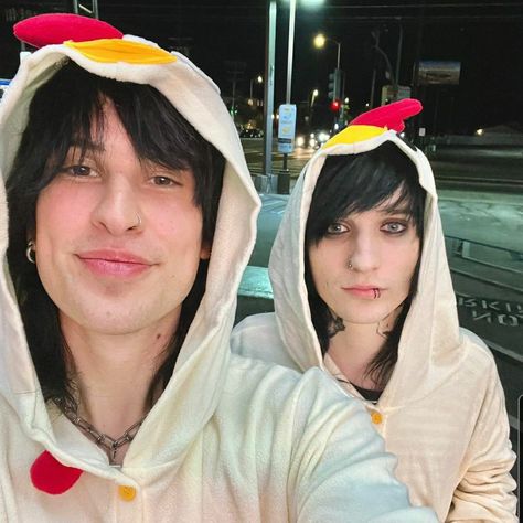 Jake And Johnnie, Hot Emo Guy, Cute Emo Guys, Jake Weber, Jake Webber, Emo Men, Fangirl Problems, Johnnie Guilbert, Emo Guys