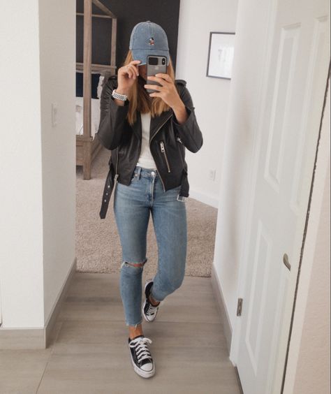 Leather Jacket And Sneakers Outfits Women, Leather Jacket Outfit Casual Sneakers, Levi Leather Jacket Outfit, Casual Leather Jacket Outfit Fall, Fall Black Leather Jacket Outfit, Converse Leather Jacket Outfit, Hoodie Leather Jacket Outfits, Leather Jacket Converse Outfit, Saturday Casual Outfit