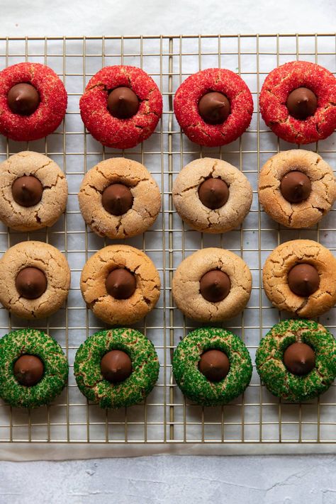 Christmas Peanut Butter Blossoms - Modern Crumb Christmas Peanut Butter, Fancy Bread, Cookie Peanut Butter, Butter Cookies Christmas, Chocolate Hershey, Peanut Butter Blossom, Butter Blossoms, Timeless Christmas, Peanut Butter Blossom Cookies