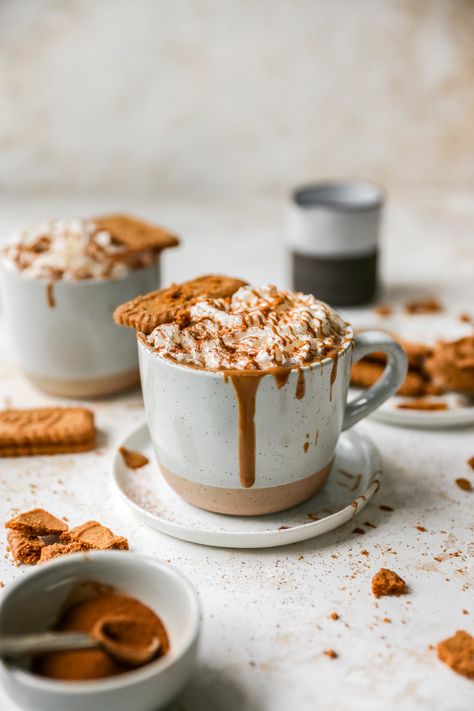 Cookie Butter Latte Recipe, Homemade Cookie Butter, Starbucks Cookies, Girl Breakfast, Winter Brunch, Baking Lessons, Winter Breakfast, Syrup Recipes, The Best Desserts