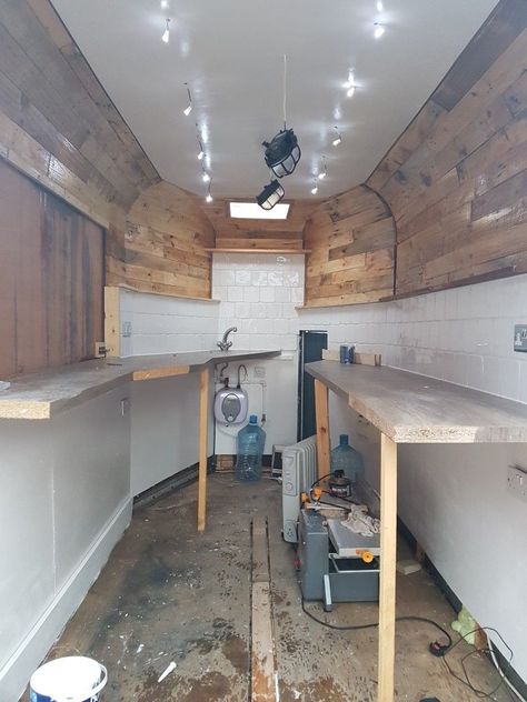 Converted Horse Box Food Truck, Horse Float Coffee Van, Horse Trailer Pizza Truck, Diy Horse Trailer Bar, Mobile Bar Diy, Traveling Bar Trailer, Horse Trailer Bar Interior, Diy Food Trailer, Mobile Bar Trailer Interior