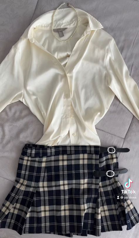 Brandy Melville Dana Buckle Skirt, Pearl Necklace Vivienne Westwood, Belted Skirt Outfits, Necklace Vivienne Westwood, Button Up Outfit, Museum Outfit, Vintage Pearl Necklace, Buckle Skirt, Satin Button Up