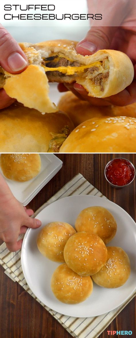 Cheese Filled Burger, Cheeseburger Sides, Burgers For A Crowd, Stuffed Cheeseburgers, Baked Cheeseburgers, August Meals, Cheeseburger Recipes, Small Pies, Cheese Pickles