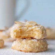 Italian Almond Paste Cookies - MamaGourmand Almond Paste Cookies, Italian Christmas Cookie Recipes, Macaroon Recipe, Almond Paste Recipes, Almond Desserts, Italian Almond Cookies, Almond Macaroons, Flourless Cookies, Almond Meal Cookies