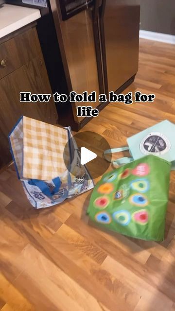 Folding Shopping Bags, Easy Diy Hacks, Apartment Stuff, Three Fold, The Hardest Part, Carrier Bag, In The Car, Diy Hacks, Life Organization