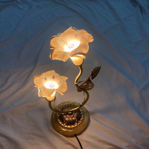 House Dubai, Rooms Decoration, Copper House, Flower Lamp, Decor Desk, Room Deco, Cute Bedroom Decor, Lily Pond, Iron Steel