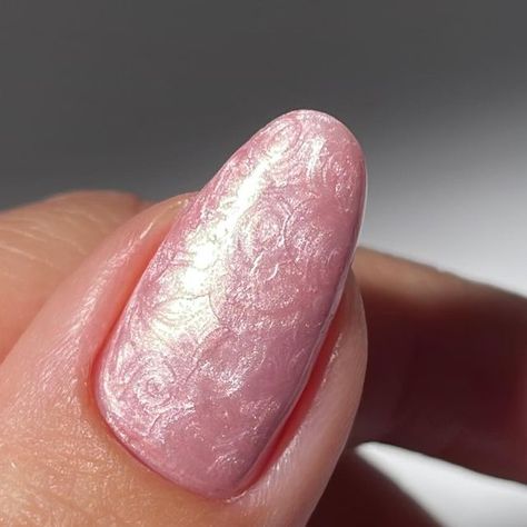 Pearl Blush Nails, Swirly Pearl Nails, Pale Pink Pearl Nails, Baby Pink Pearl Nails, Pearl Swirl Nails, Nails With Regular Nail Polish, Pink Pearl Nails, Nagel Inspiration, Regular Nails