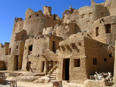 Old Mud Brick Houses in Siwa, Egypt Ancient Egyptian Architecture, Siwa Oasis, Egyptian Design, Western Desert, Desert Life, Vernacular Architecture, Desert Homes, Brick Building, Famous Places