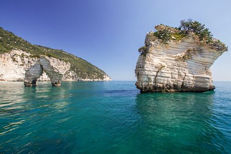 Visiting the Gargano National Park: Top 10 things to do and see - 2018 - BonAdvisor Santa Maria Maggiore, Country Scenes, Slow Travel, Coastal Landscape, Turquoise Water, White Sand Beach, Puglia, Italy Travel, Where To Go