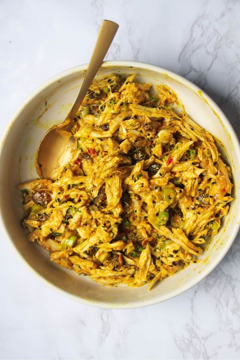 Coronation chicken is a British classic for a very good reason, and this 5-minute recipe couldn't be easier. Sweet, spicy creamy sauce mixed with shredded chicken might sound strange, but it's a seriously delicious combination, perfect for salads, sandwiches or wraps. It's also a wonderful way to use up leftover roast chicken. Roasted Chicken Leftover Recipes, Coronation Chicken Sandwich, Coronation Chicken Recipe, Coronation Chicken Salad, 30 Min Dinner, Leftover Roast Chicken, Coronation Chicken, Orzo Dishes, Sandwich Fillers