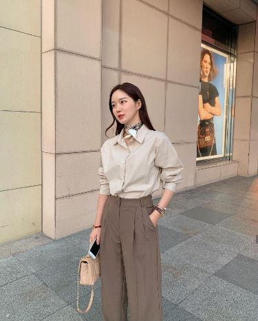 [Sponsored] 87 Perfect Korean Women Office Outfit Advice You Will Love Immediately #koreanwomenofficeoutfit Korean Casual Outfits, Office Outfits Women, Classy Work Outfits, Stylish Work Outfits, Casual Work Outfits, Korea Fashion, 가을 패션, Inspired Outfits, Look Vintage