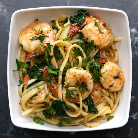 BRB drooling. Shrimp And Spinach, Shrimp Spinach, Pasta With Shrimp, Lemon Garlic Shrimp Pasta, Garlic Shrimp Pasta, Lemon Garlic Shrimp, Low Carb Vegetarian Recipes, Shrimp Recipes Easy, Shrimp Pasta Recipes