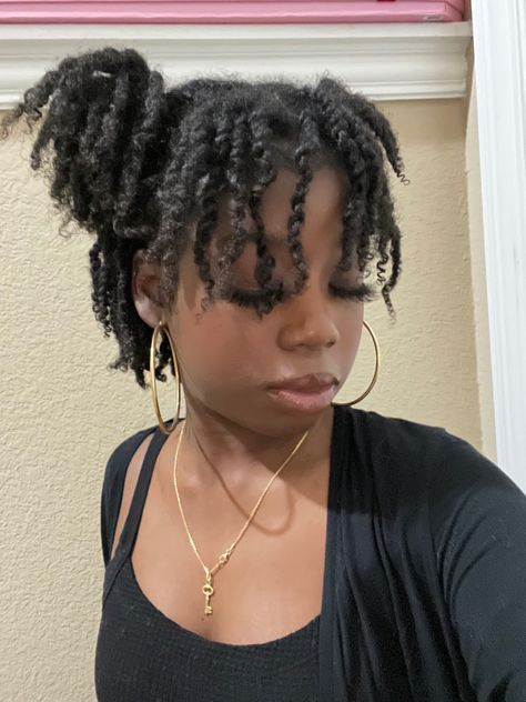 Twists With Bangs For Black Women, Mini Twist With Bangs, Mini Twists With Bangs, Cute African Hairstyles, 4c Mini Twists, Twists With Bangs, Twist With Bangs, Short Twist Hairstyles, Twist Bangs