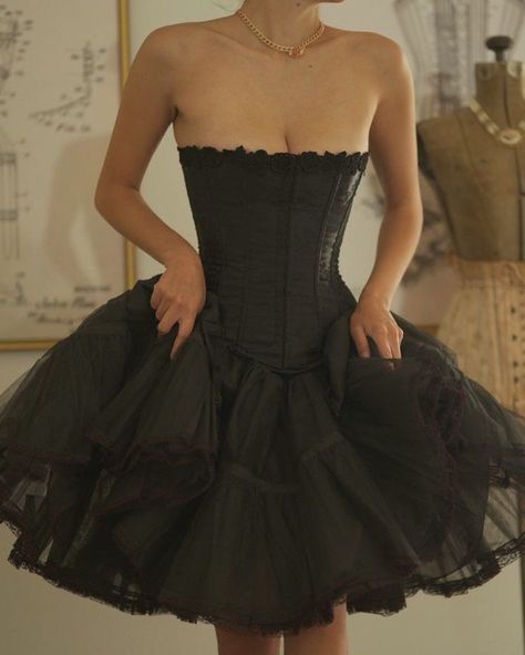 Gothic Barbie Aesthetic, Corset Dress Short, Kingdom Of The Wicked, Prom Dress Inspiration, Looks Street Style, Gala Dresses, Black Swan, Dress Inspo, Fancy Outfits