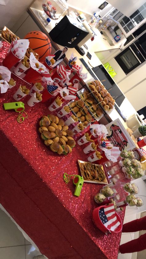 High School Musical Themed Food, High School Musical Birthday Party Ideas, High School Musical Themed Party, High School Musical Birthday Party, High School Musical Party, Musical Birthday Party, Musical Party, High School Parties, High School Musical 3