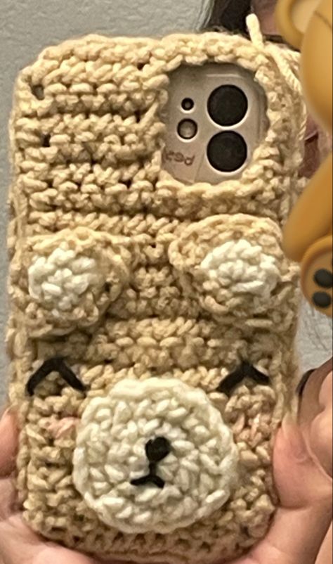 Crochet Phone Background, Iphone Crochet Case, Crochet Phone Case, Crochet Phone Cases, Crochet Case, Iphone Se Case, Crochet Inspo, Diy Crochet Projects, Camera Case