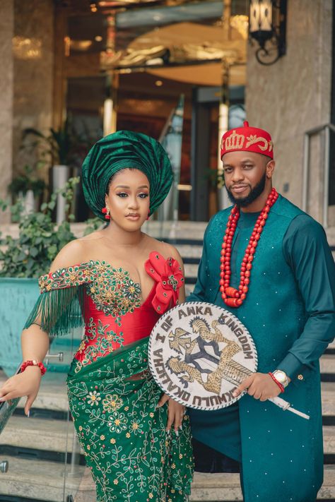 Relish in the Beauty of Love and Culture with Dalu & Gerald's Igbo Trad George Styles, Igbo Wedding Dress, Nigerian Engagement, Nikkah Outfit, Wedding Attire For Women, Traditional Wedding Outfits, Dress Bustle, Igbo Traditional Wedding, Igbo Bride