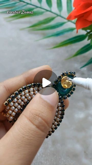 Diy Traditional Earrings, Kundan Earrings Handmade, Diy Kundan Jewellery, Trending Reels, Traditional Earrings, Earring Trends, Kundan Earrings, Instagram Diy, March 3