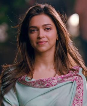 16.3k Likes, 107 Comments - ♡ THE QUEEN OF HEARTS ♡ (@deepikapadukonebeautiful) on Instagram: “#DPByjhd Uffff Naina ” Deepika Padukone Movies, Deepika Padukone Hair, Dipika Padukone, Status Shayari, Deepika Padukone Style, Status In Hindi, Bollywood Photos, Quotes In Hindi, Bollywood Actors