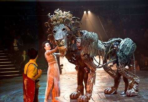 Aslan And The White Witch | The Lion, The Witch and The Wardrobe @ Three Sixty Theatre - London Puppet Inspiration, Puppet Design, Puppet Costume, Lion Witch Wardrobe, Witch Wardrobe, Theatre Inspiration, Puppet Ideas, Marionette Puppet, Set Design Theatre